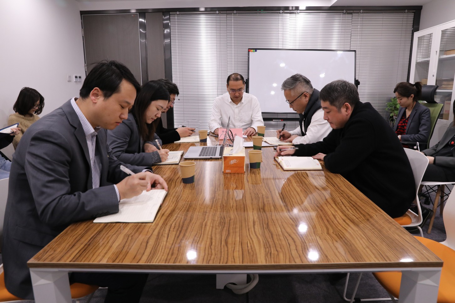 陕西6008集团集团向导赴投资公司宣讲党的十九届四中全会精神