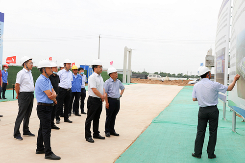 省国资委党委委员、副主任李凯到陕西6008集团集团调研指导事情