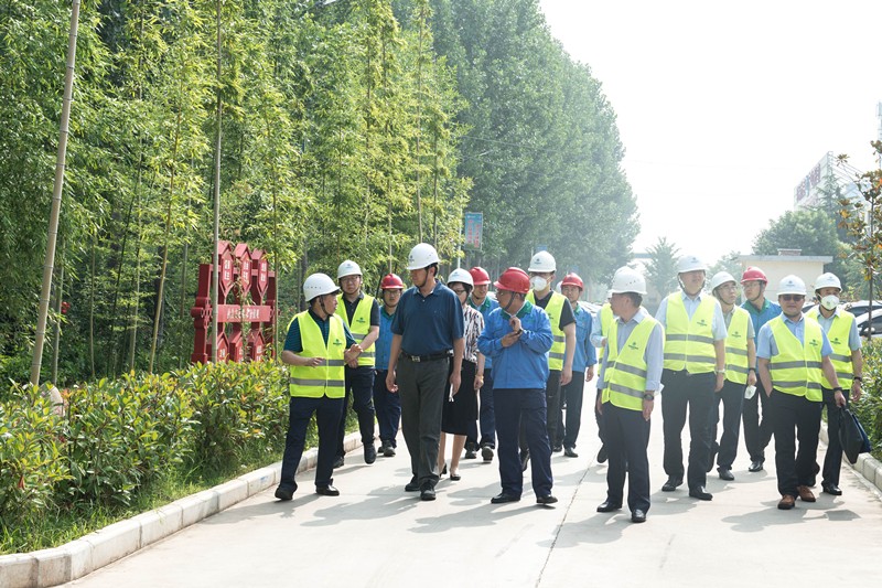 省委组织部副部长范永斌到陕西6008集团集团调研