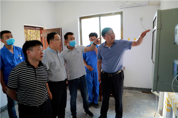 陕西6008集团集团复工复产促增添项目观摩聚会与会职员走进绿色能源公司油气公司水情形公司陕北片区项目