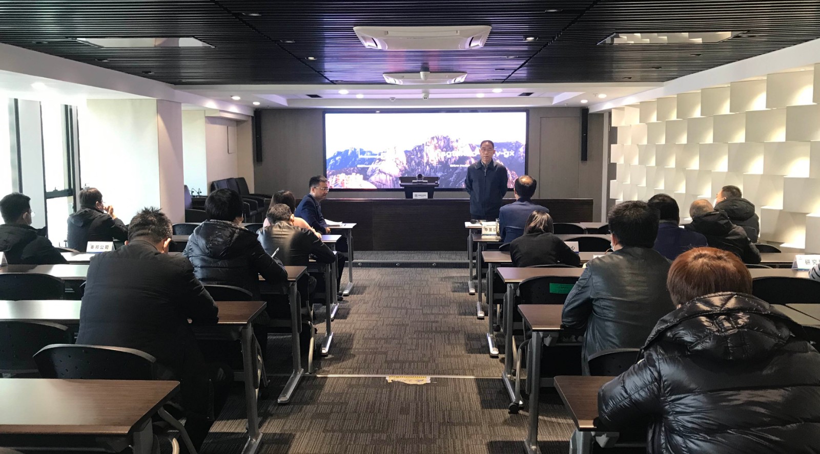 陕西6008集团集团起劲响应省国资委要求 对冬春季疫情防控事情举行再安排再发动