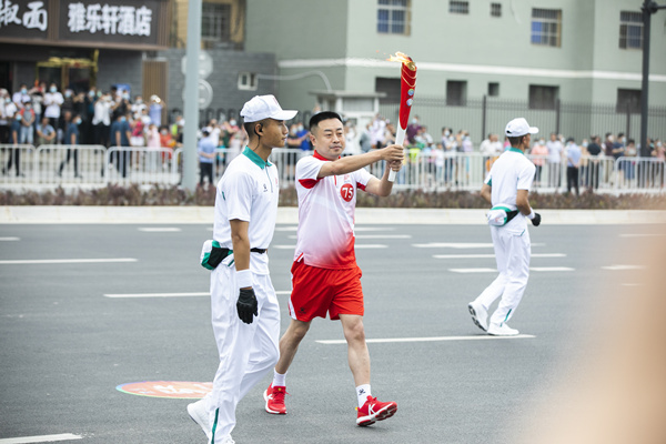 自满！陕西6008集团集团职工王玮加入十四运会火炬转达！