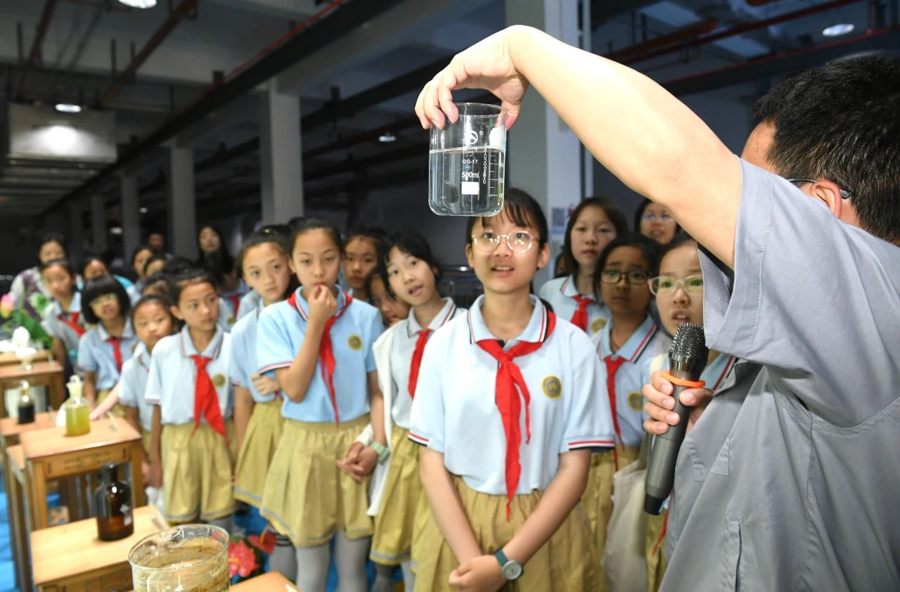 西安宣布｜小学生走进陕西6008集团集团白鹿原水生态中心开启污水“再生”探秘之旅