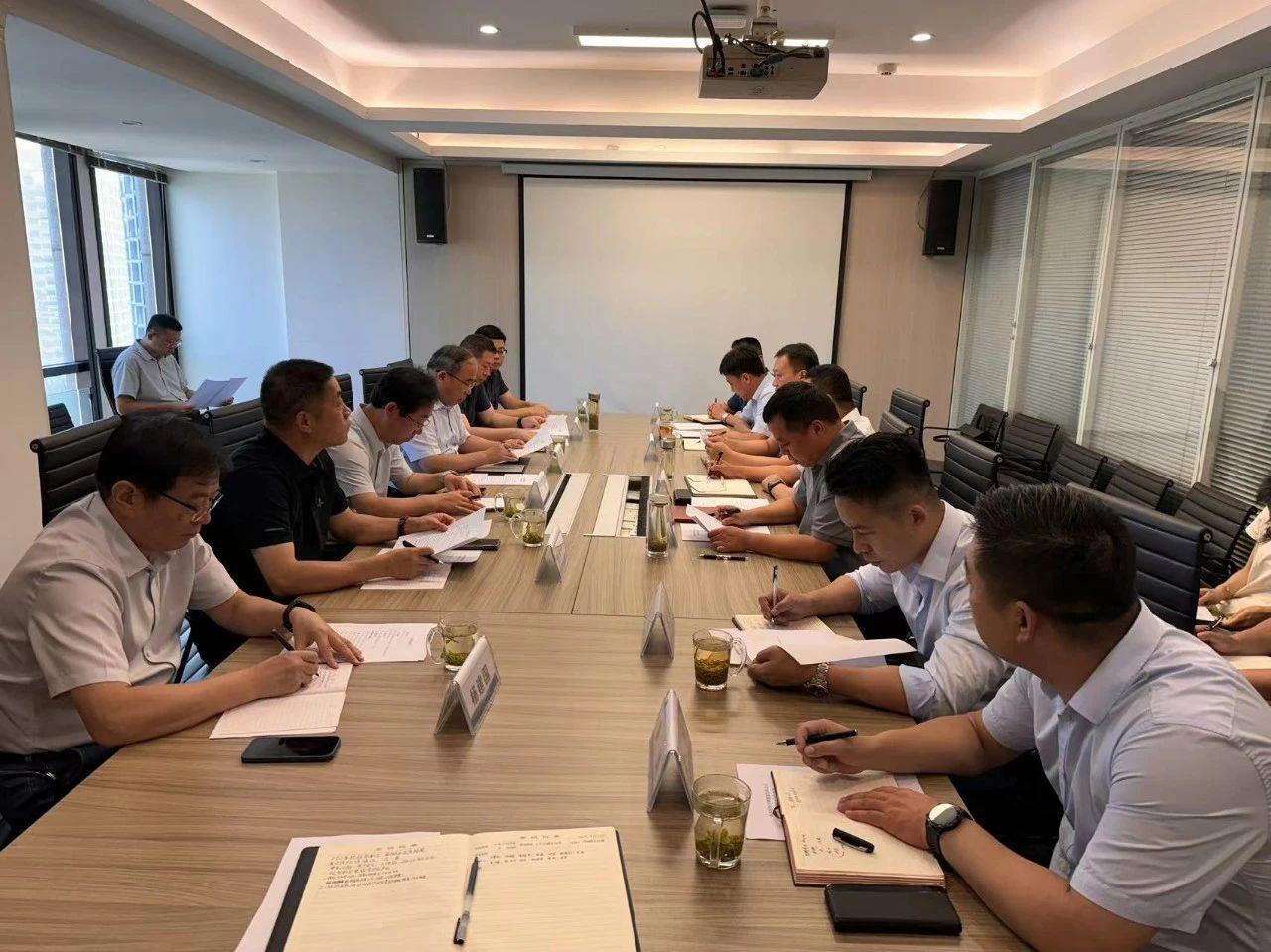 陕西6008集团集团与光大绿色6008集团座谈交流