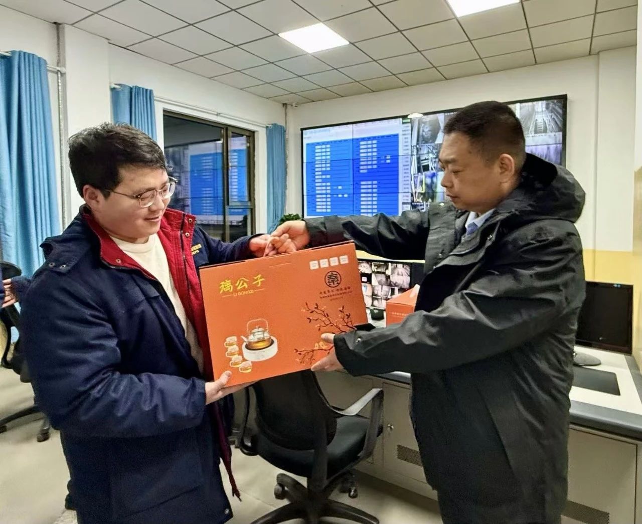 眷注一线，，，，，情暖严冬｜水情形公司工会开展2024年“冬送温暖”慰问活动