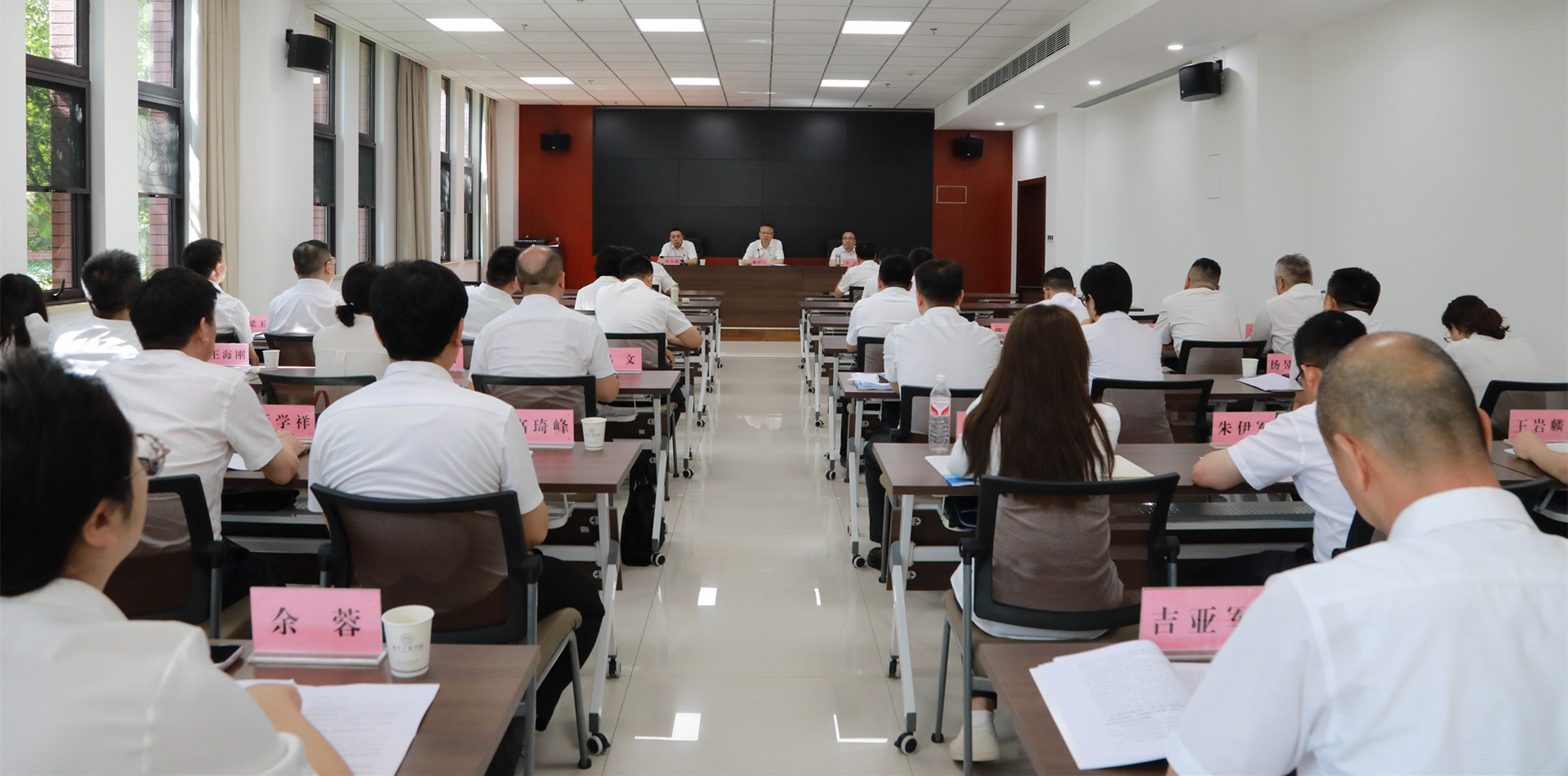 陕西6008集团集团党委召开深入贯彻中央八项划定精神学习教育集中整治事情推进会