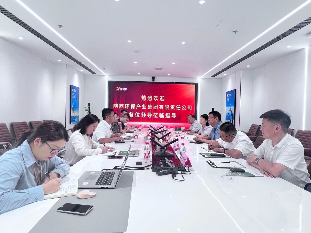 陕西6008集团集团与陆运帮公司座谈交流